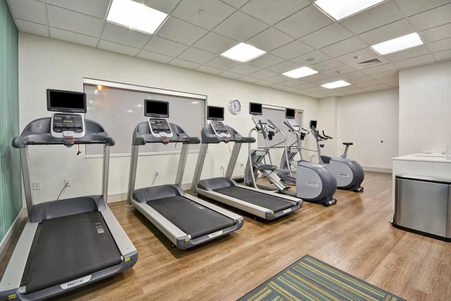 Holiday Inn Express Evansville by IHG SPORTS_AND_LEISURE