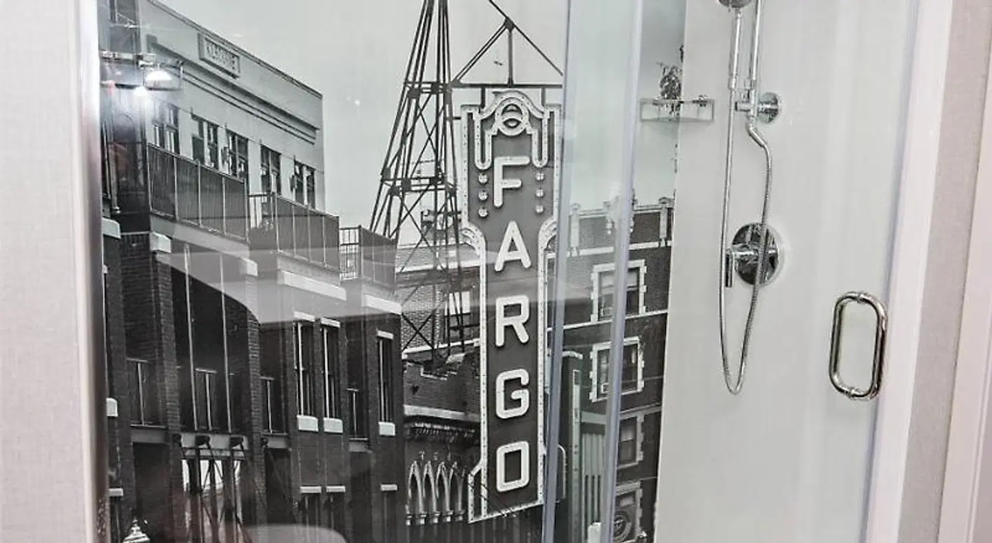 Radisson Hotel Fargo EXTERIOR