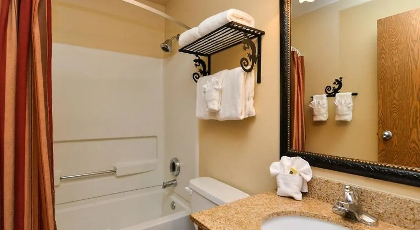 Best Western Plus Inn of Santa Fe Badezimmer