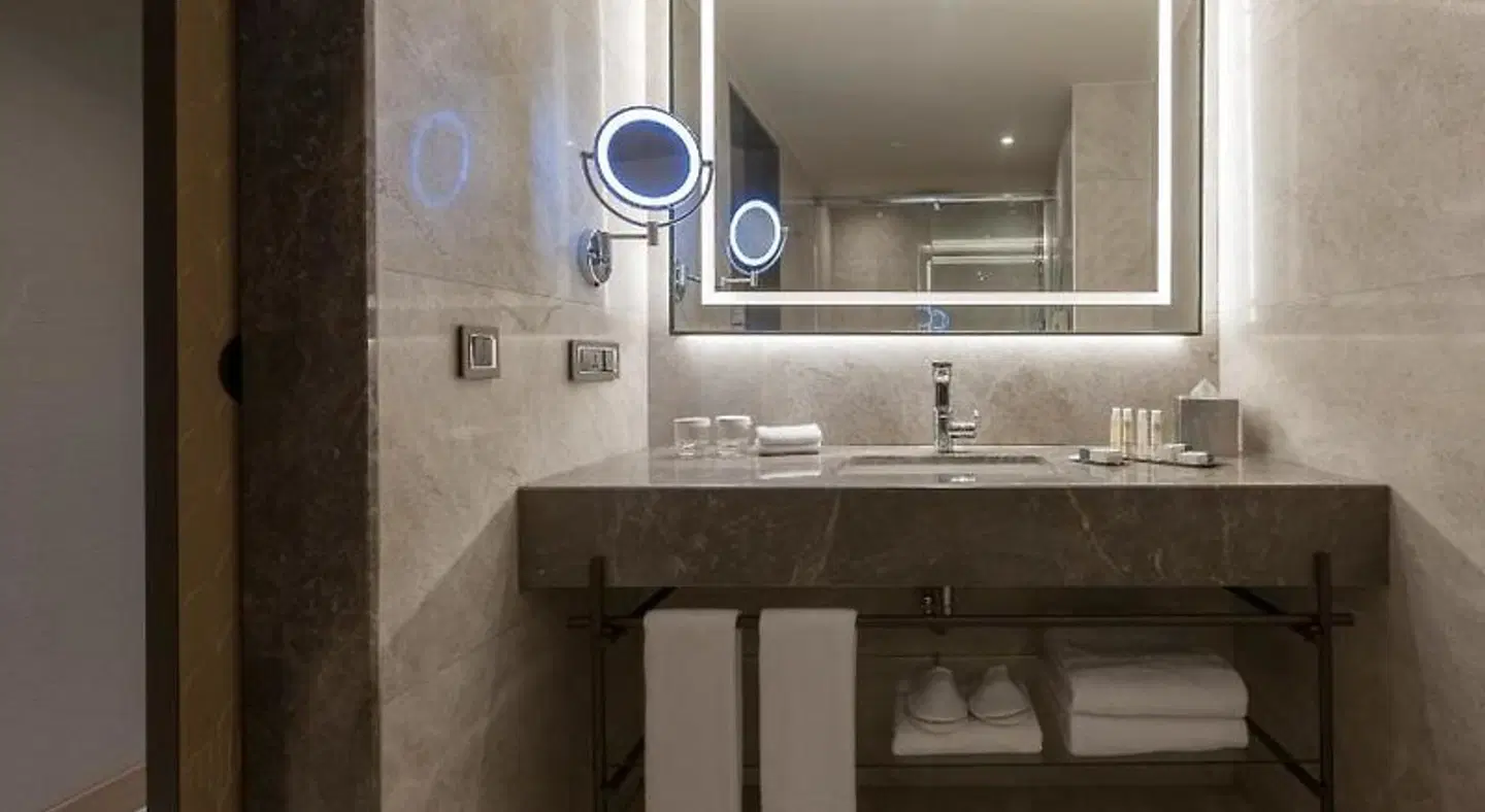 DoubleTree by Hilton Istanbul Sirkeci Badezimmer