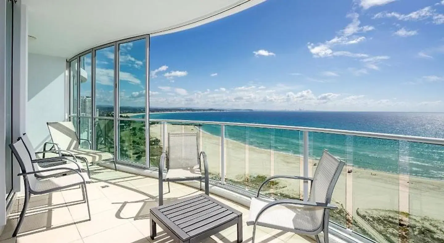 Reflection on the Sea Coolangatta Terrasse
