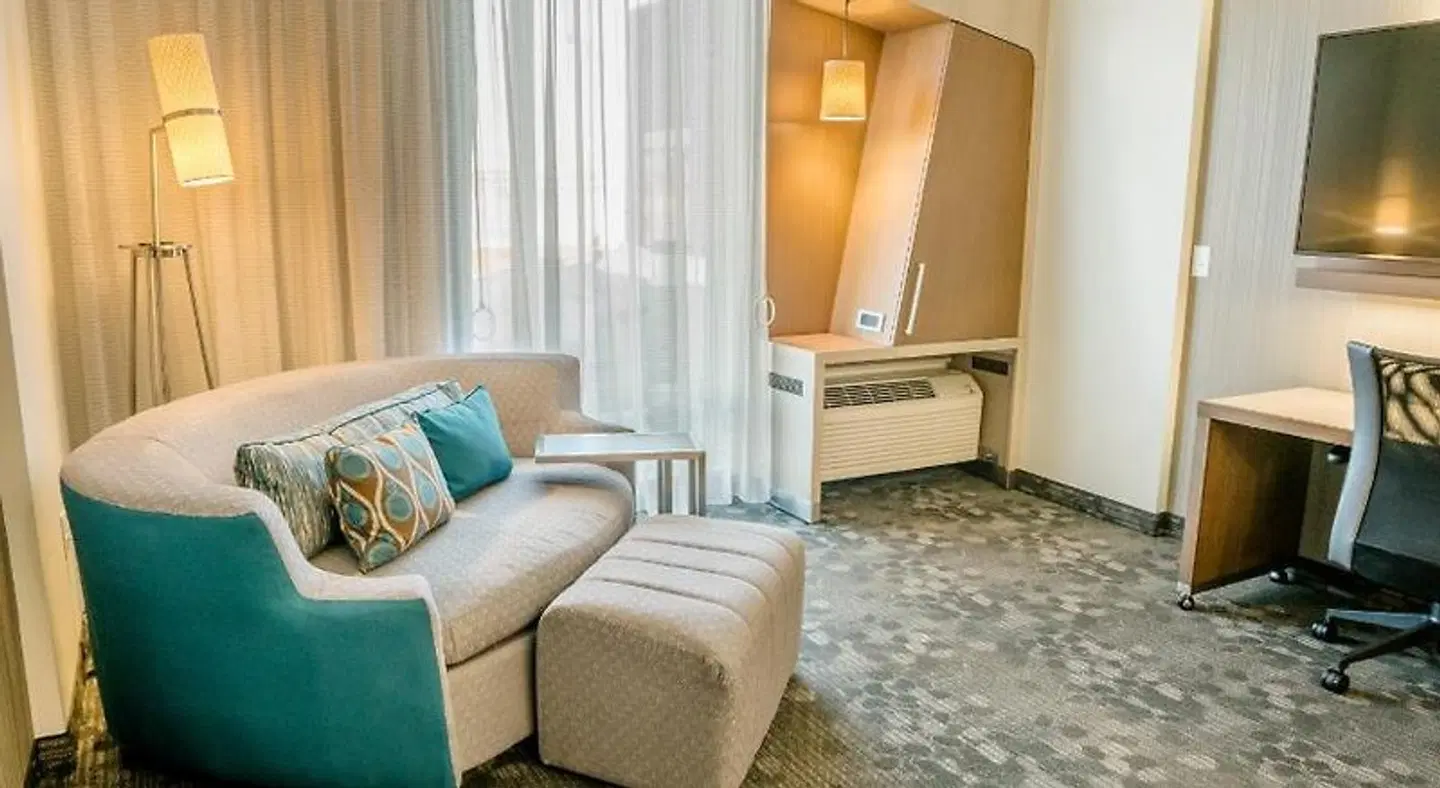 Courtyard by Marriott Fargo ROOM_EXAMPLE