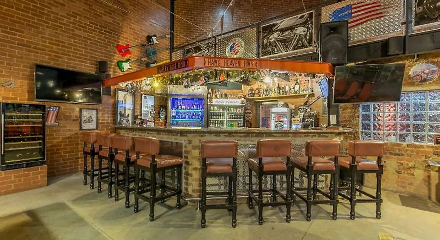 Sunrock Guesthouse Bar