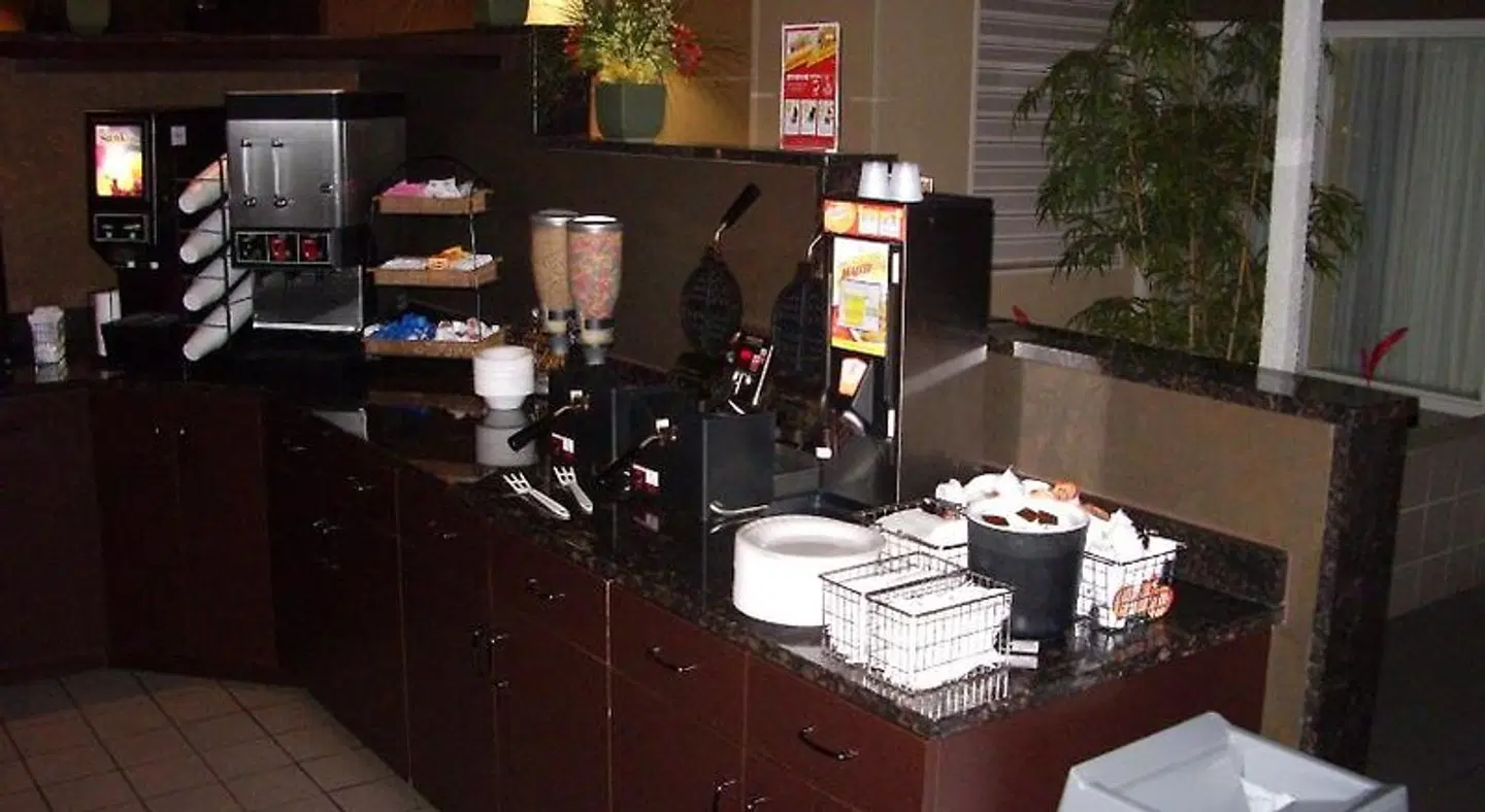 C'mon Inn & Suites Fargo Restaurant