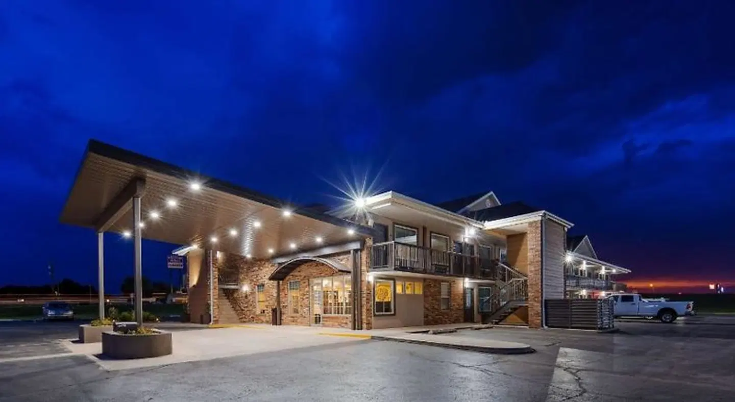 Best Western El Reno EXTERIOR