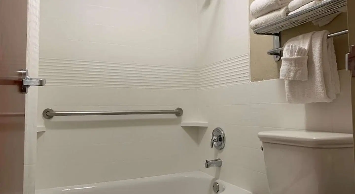 Best Western El Reno Badezimmer