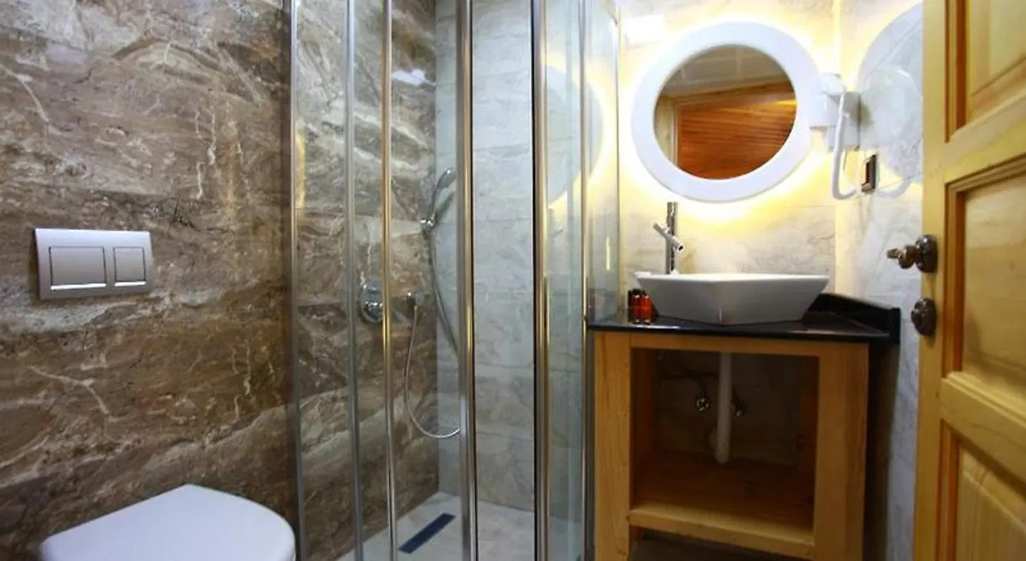 Bacchus Pension Badezimmer