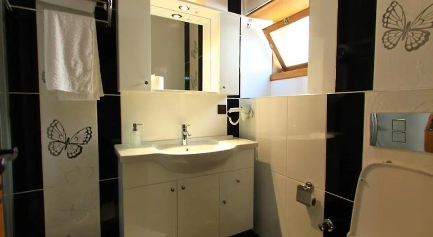 Bacchus Pension Badezimmer