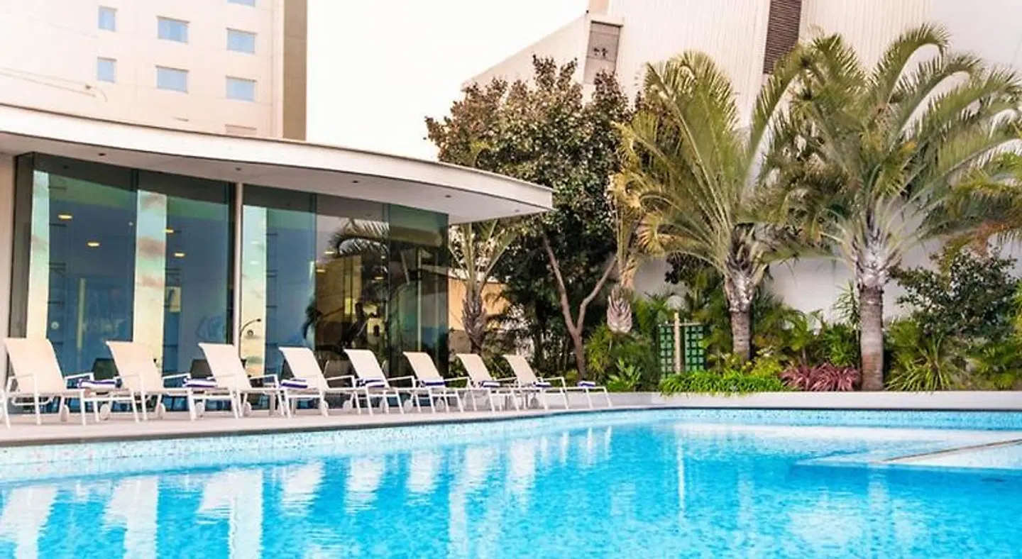 Crown Promenade Perth OUTDOOR_POOL
