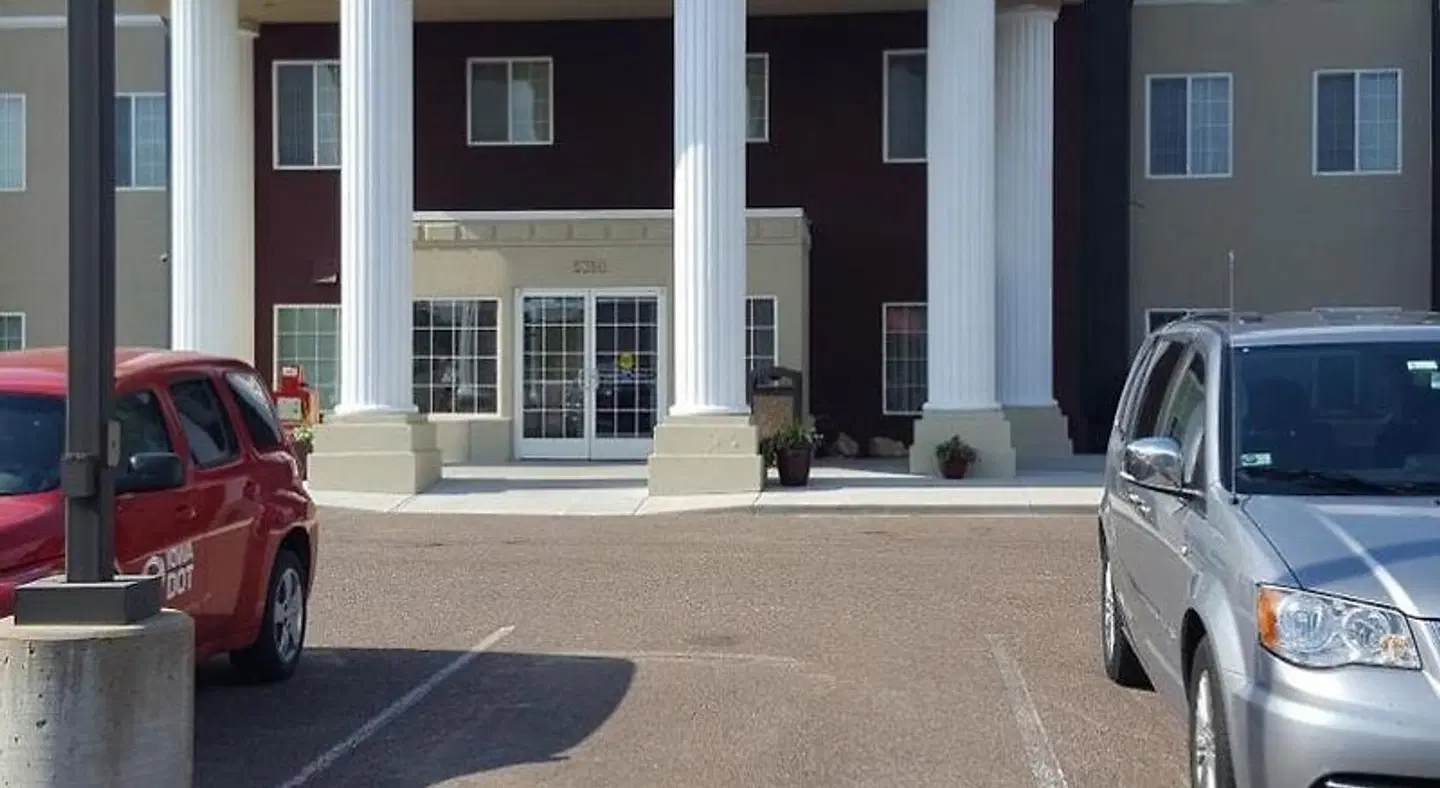 GrandStay Residential Suites Eau Claire EXTERIOR