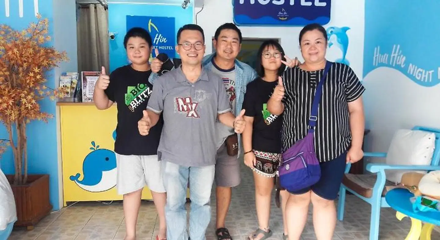 Hua Hin Night Market Hostel PEOPLE