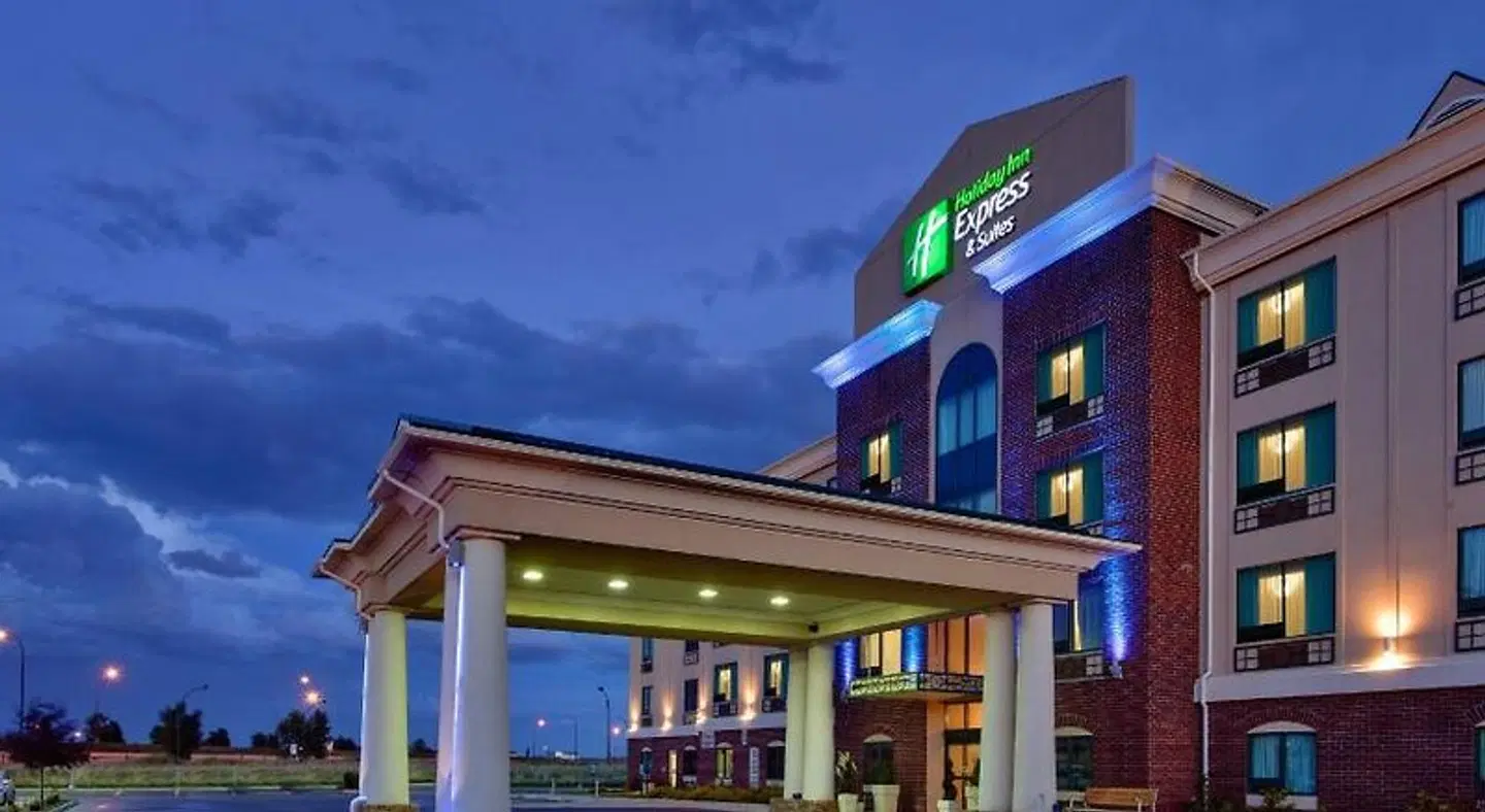Holiday Inn Express & Suites Medicine Hat Transcanada Hwy 1 by IHG EXTERIOR