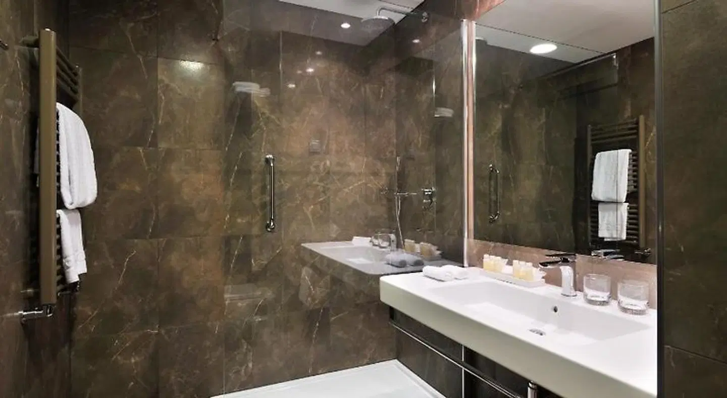 Radisson Blu Plaza Hotel, Ljubljana Badezimmer