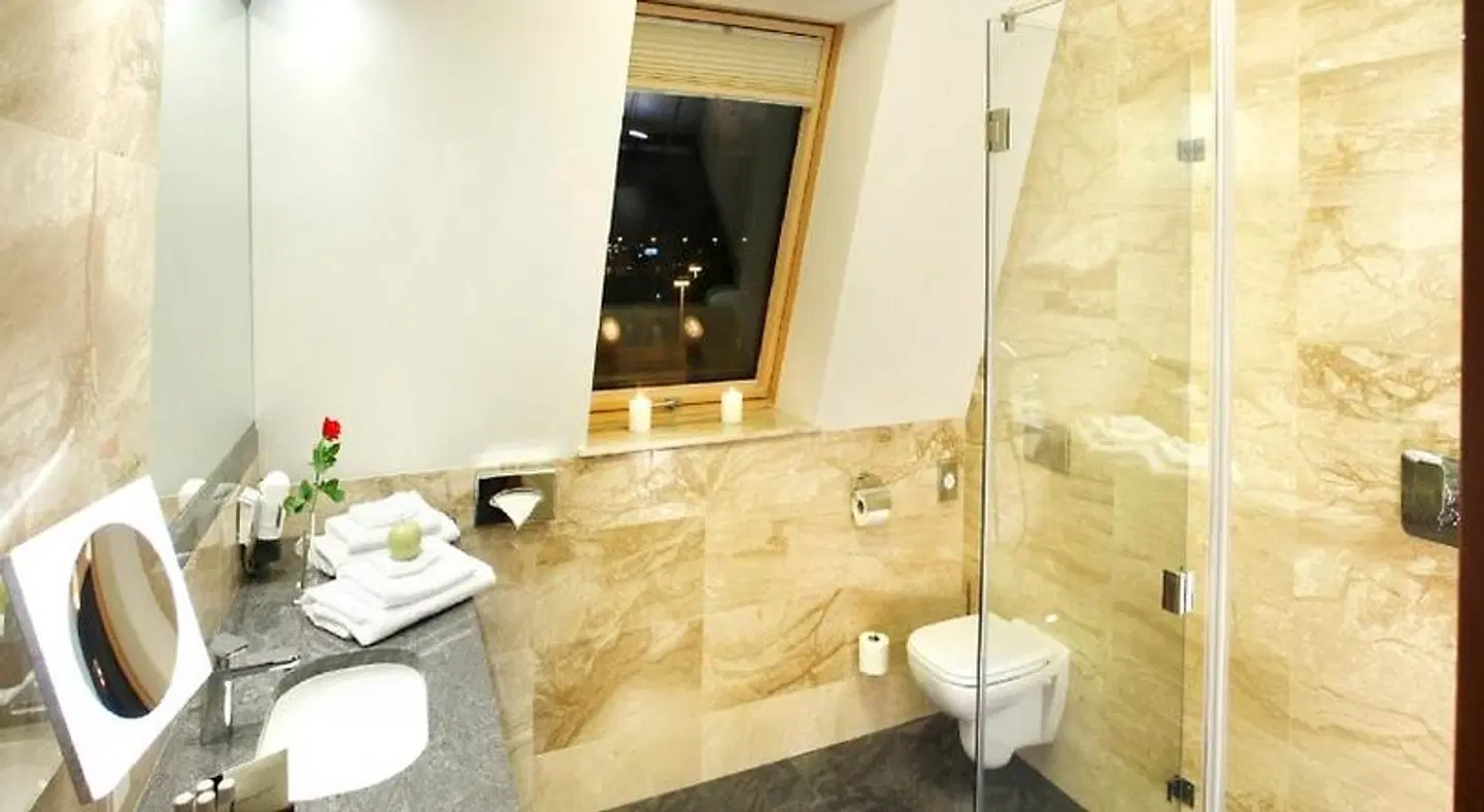 Zamek Centrum Badezimmer