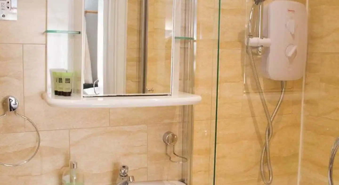 Ebury House Hotel Badezimmer