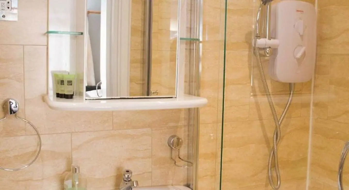 Ebury House Hotel Badezimmer