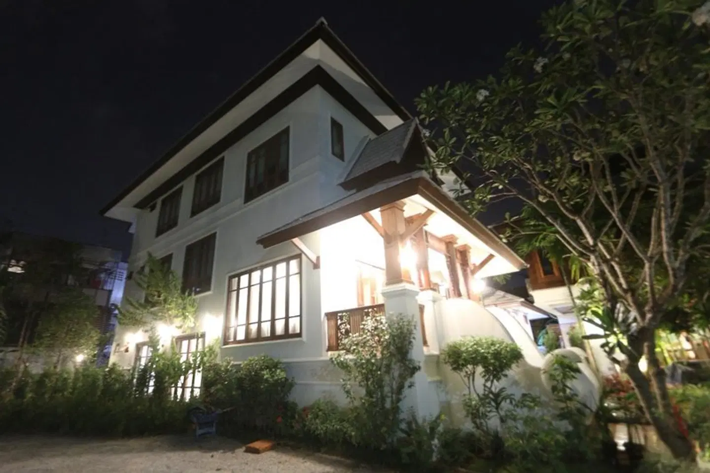 Rich Garden House Hotel EXTERIOR