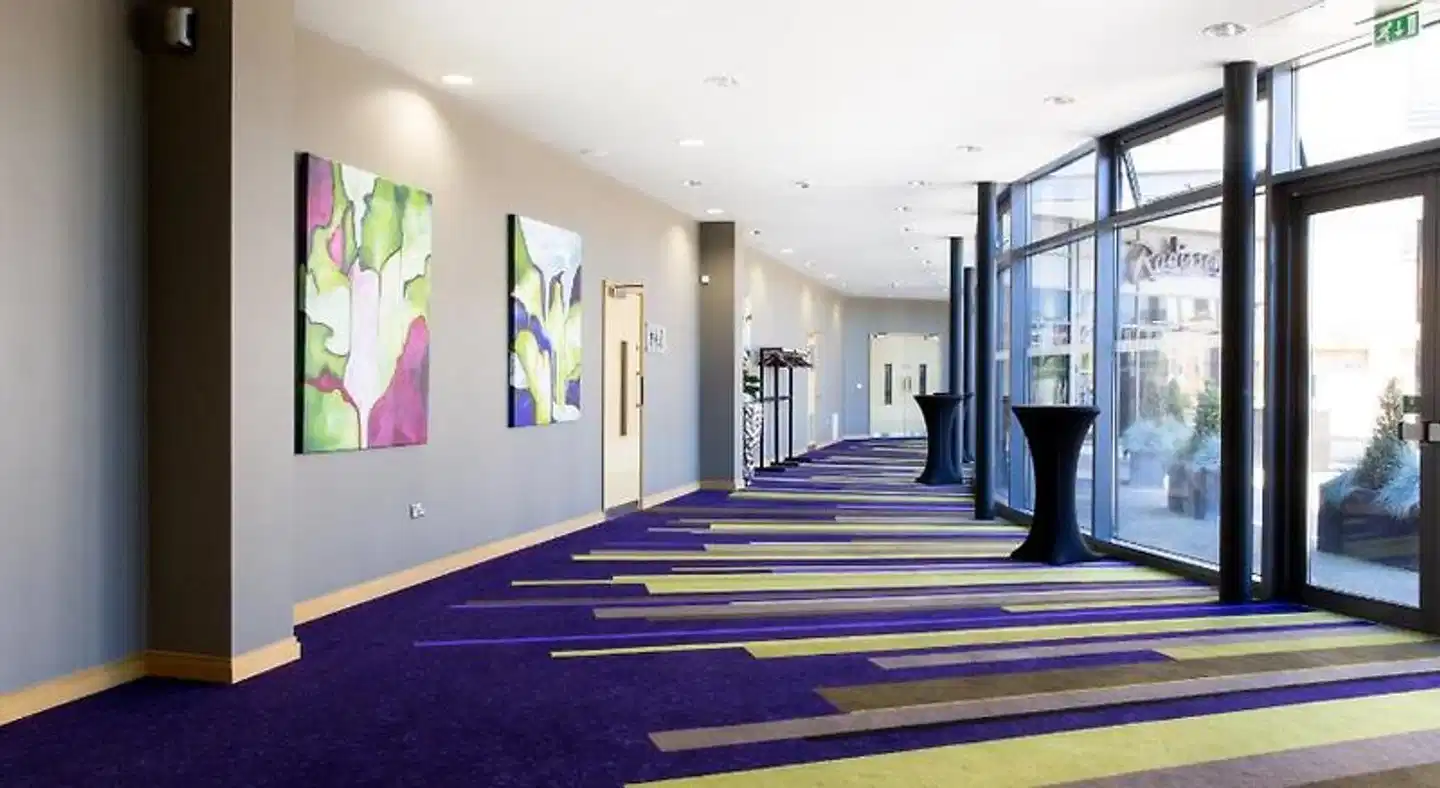 Radisson Blu Waterfront Hotel, Jersey Lobby