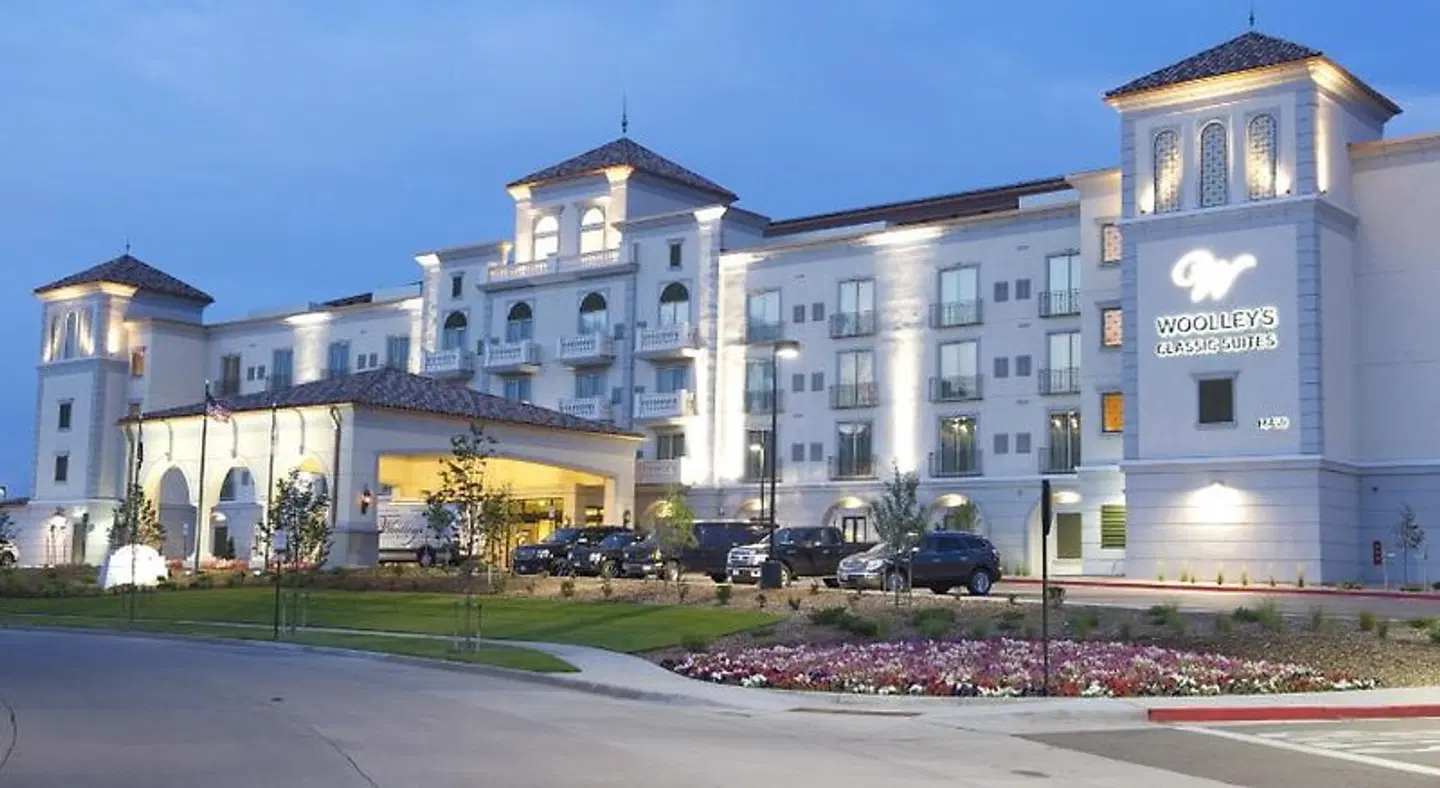 Woolley's Classic Suites Denver Airport EXTERIOR