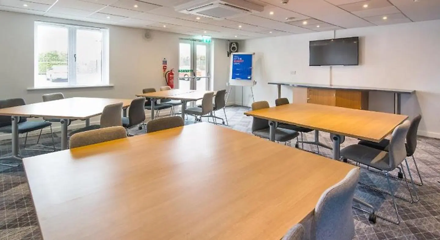 Holiday Inn Express Manchester - East by IHG LOUNGE_LOBBY