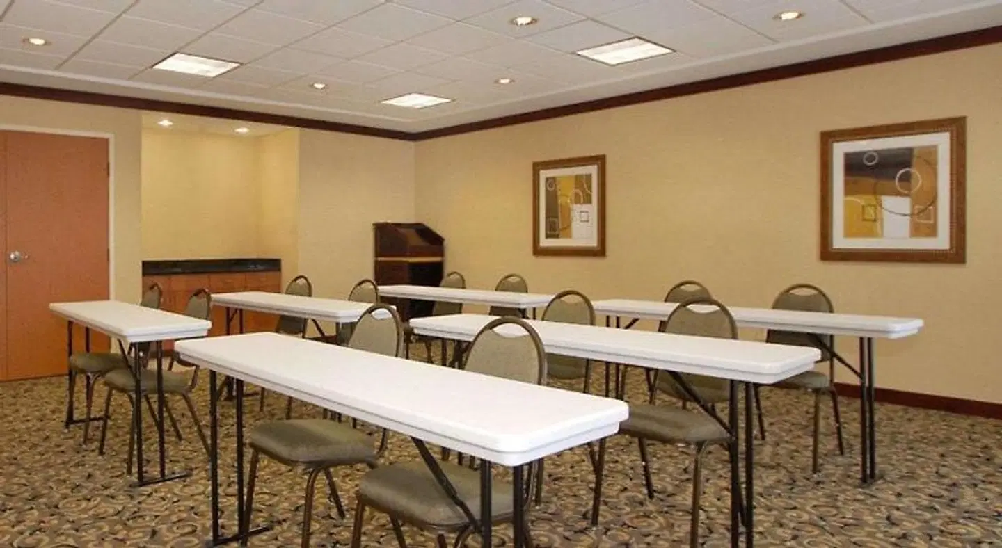 Comfort Suites Southport Konferenz