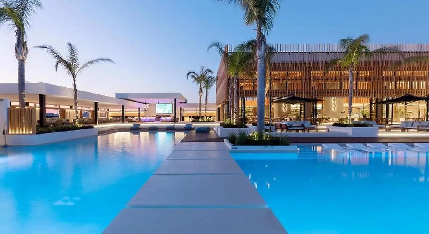 D'Andrea Lagoon OUTDOOR_POOL
