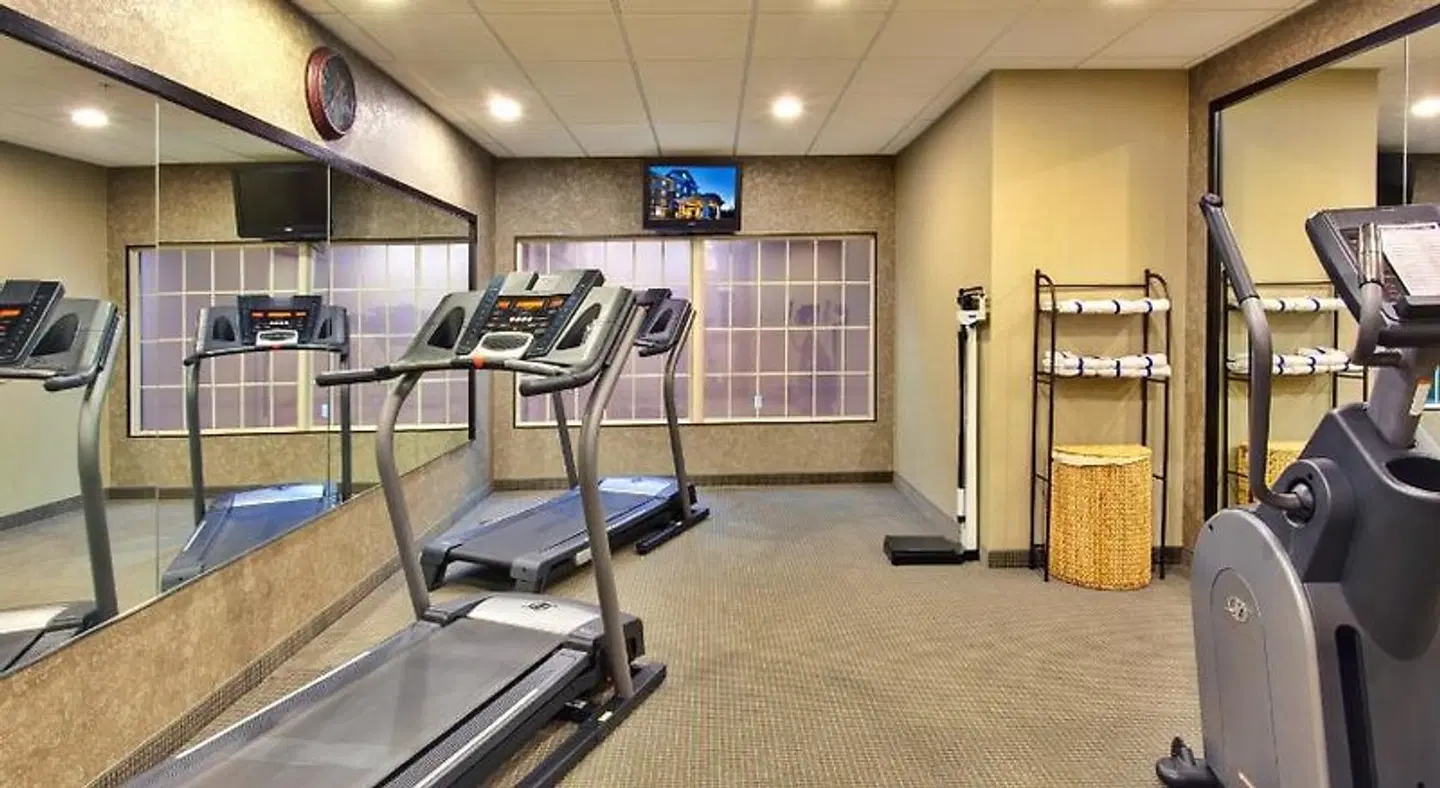 Holiday Inn Express & Suites Hamburg by IHG SPORTS_AND_LEISURE