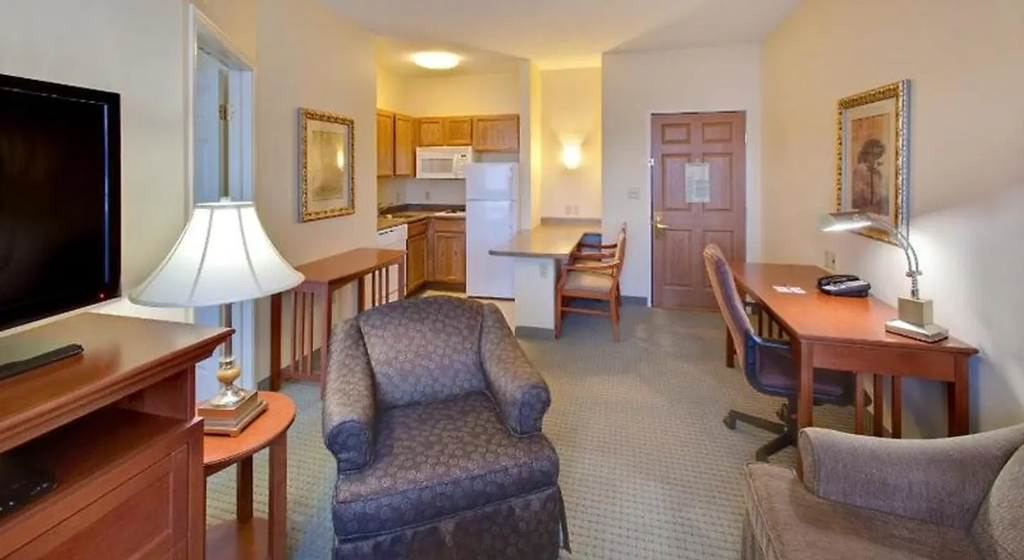 Staybridge Suites Fargo by IHG ROOM_EXAMPLE