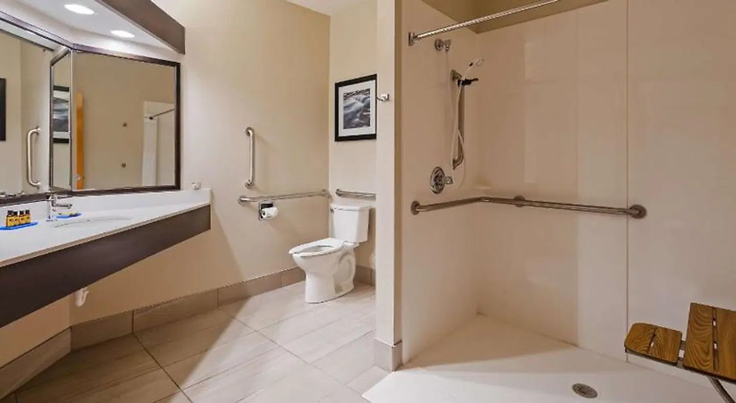 Best Western Plus Hudson I-94 Badezimmer