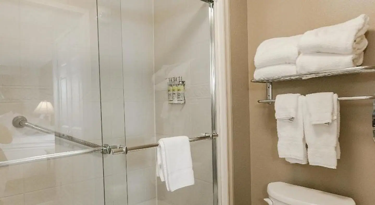 Staybridge Suites Wilmington East Badezimmer