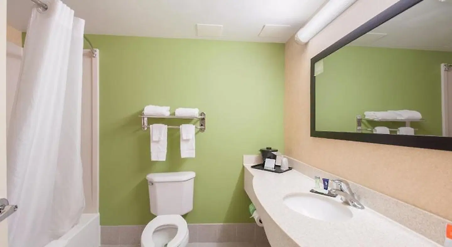 Sleep Inn & Suites Dover Badezimmer