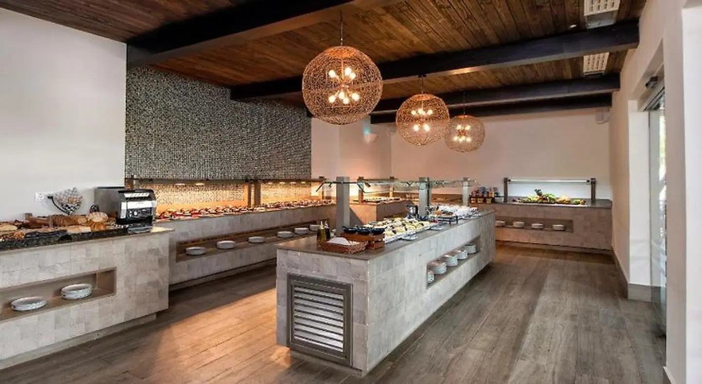 Unique Club At Lopesan Costa Bavaro Restaurant