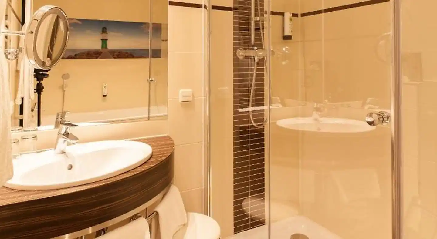 TRIHOTEL Rostock Badezimmer