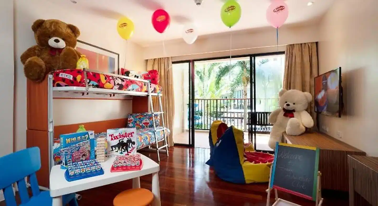 Destination Resort Phuket Surin Beach Bar