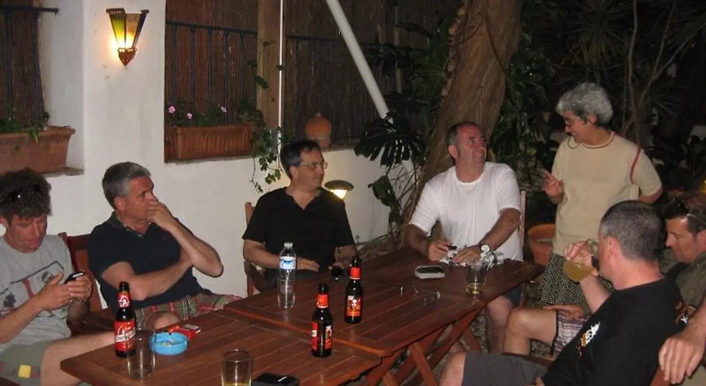 Las Acacias Hostal Restaurante PEOPLE