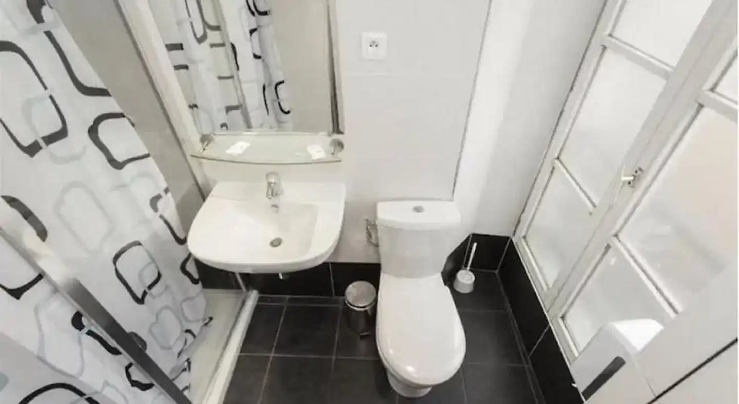 Absolute Hotel Badezimmer