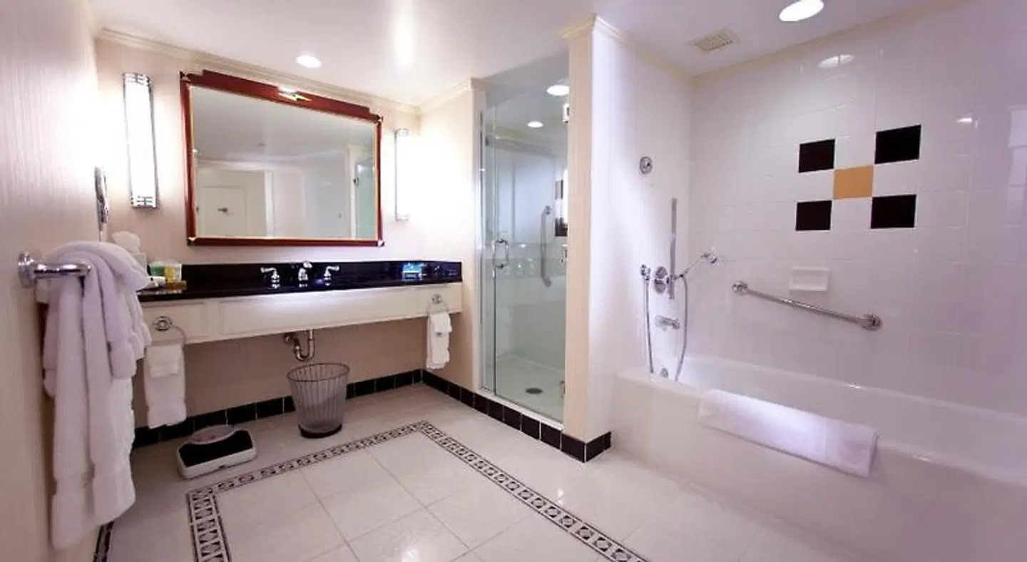Orchard Hotel Badezimmer