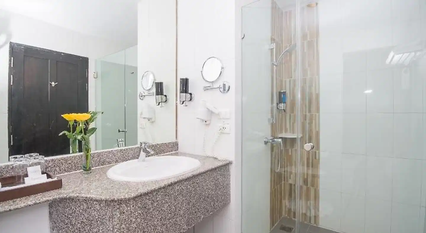 Deevana Patong Resort & Spa Badezimmer