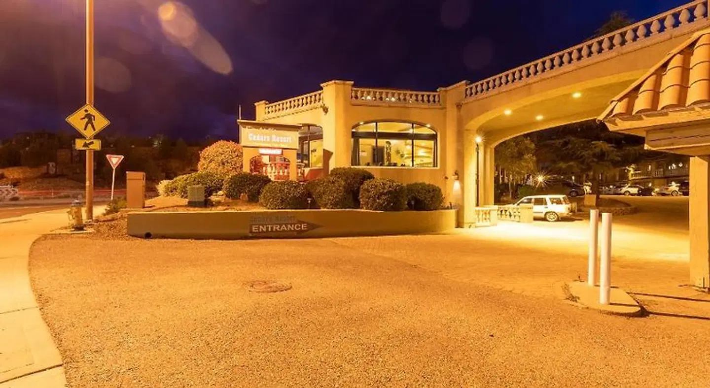 Cedars Resort EXTERIOR