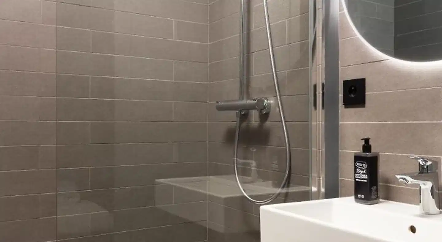 ibis Marseille Centre Prefecture Badezimmer