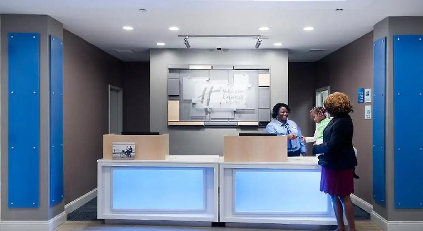 Holiday Inn Express & Suites Florence I-95 & I-20 Civic Ctr by IHG LOUNGE_LOBBY