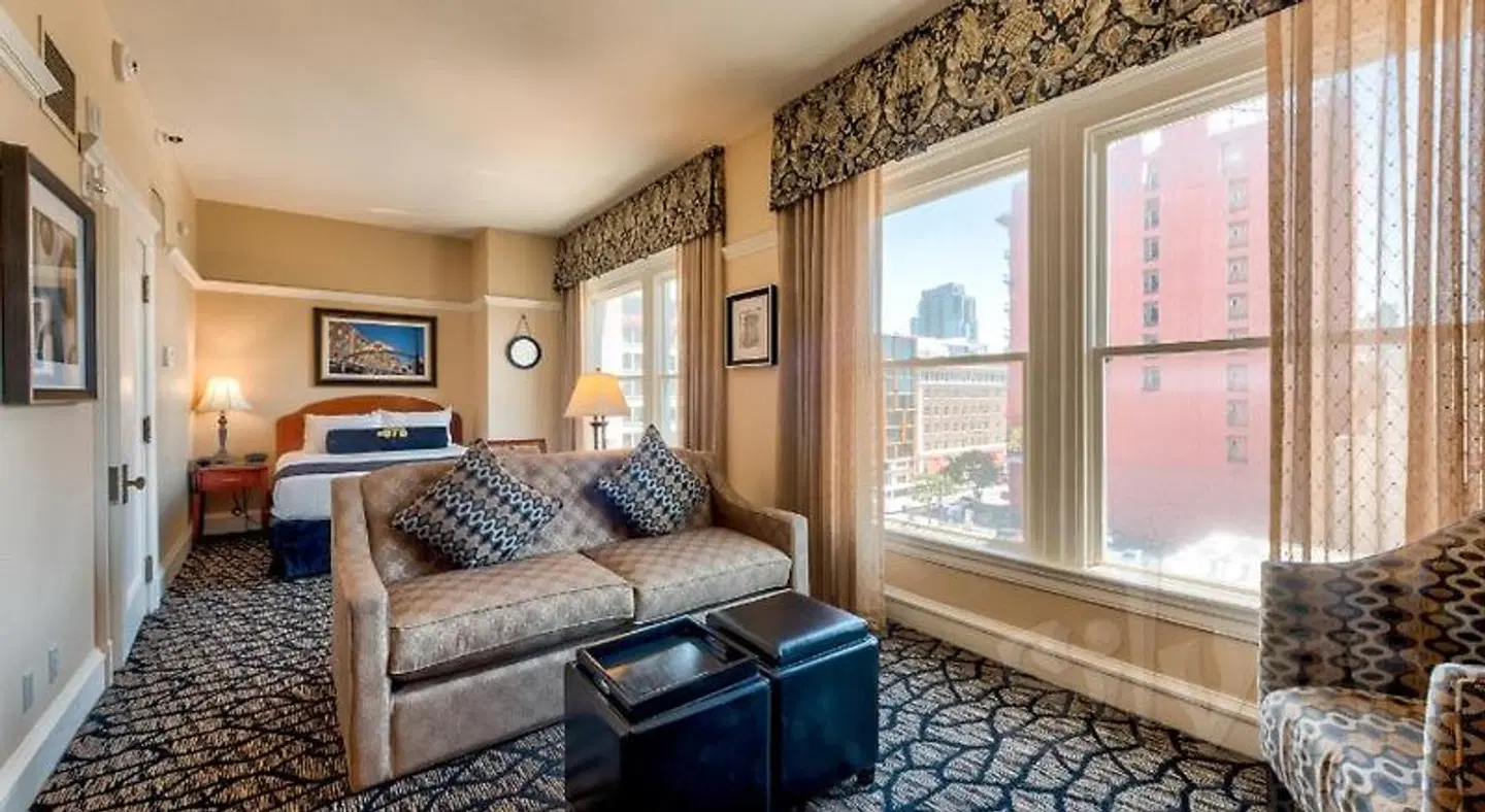 Gaslamp Plaza Suites ROOM_EXAMPLE