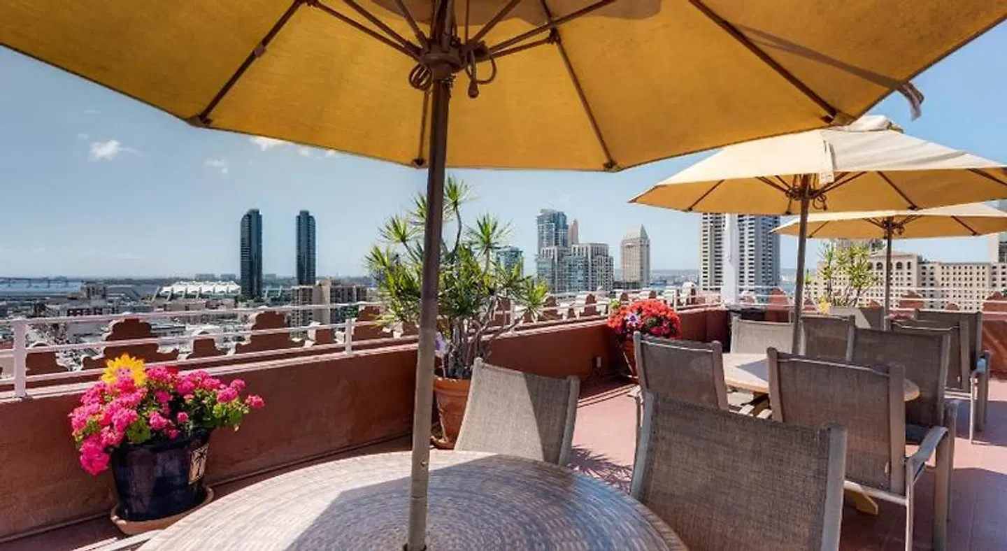 Gaslamp Plaza Suites Terrasse