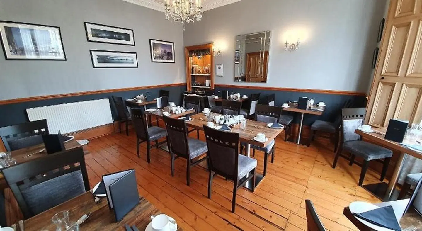 Lauderville Guest House Restaurant