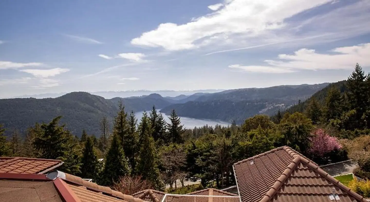 Villa Eyrie Resort LANDSCAPE