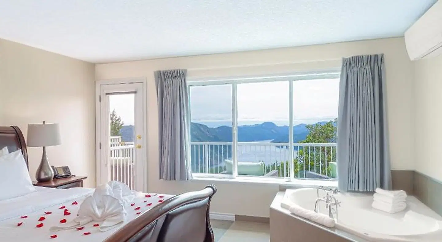 Villa Eyrie Resort ROOM_EXAMPLE