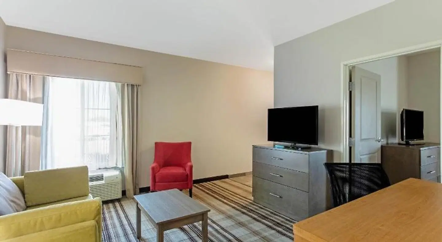 La Quinta Inn & Suites by Wyndham Paducah ROOM_EXAMPLE