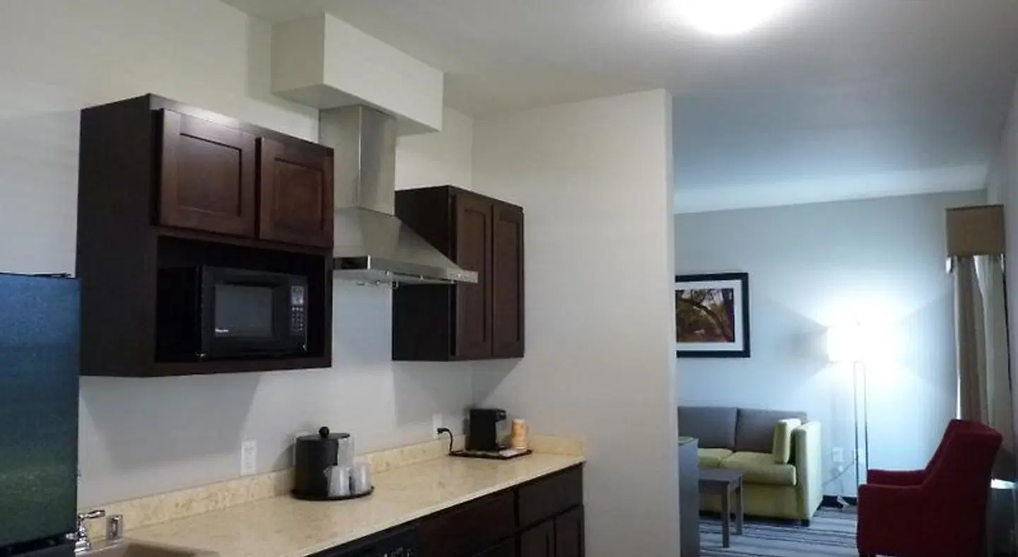 La Quinta Inn & Suites by Wyndham Paducah ROOM_EXAMPLE