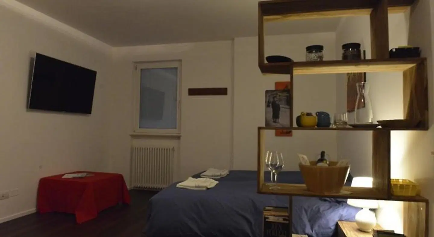 Biker's Wine House ROOM_EXAMPLE