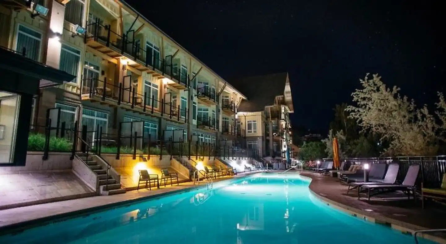 Summerland Waterfront Resort & Spa Pool